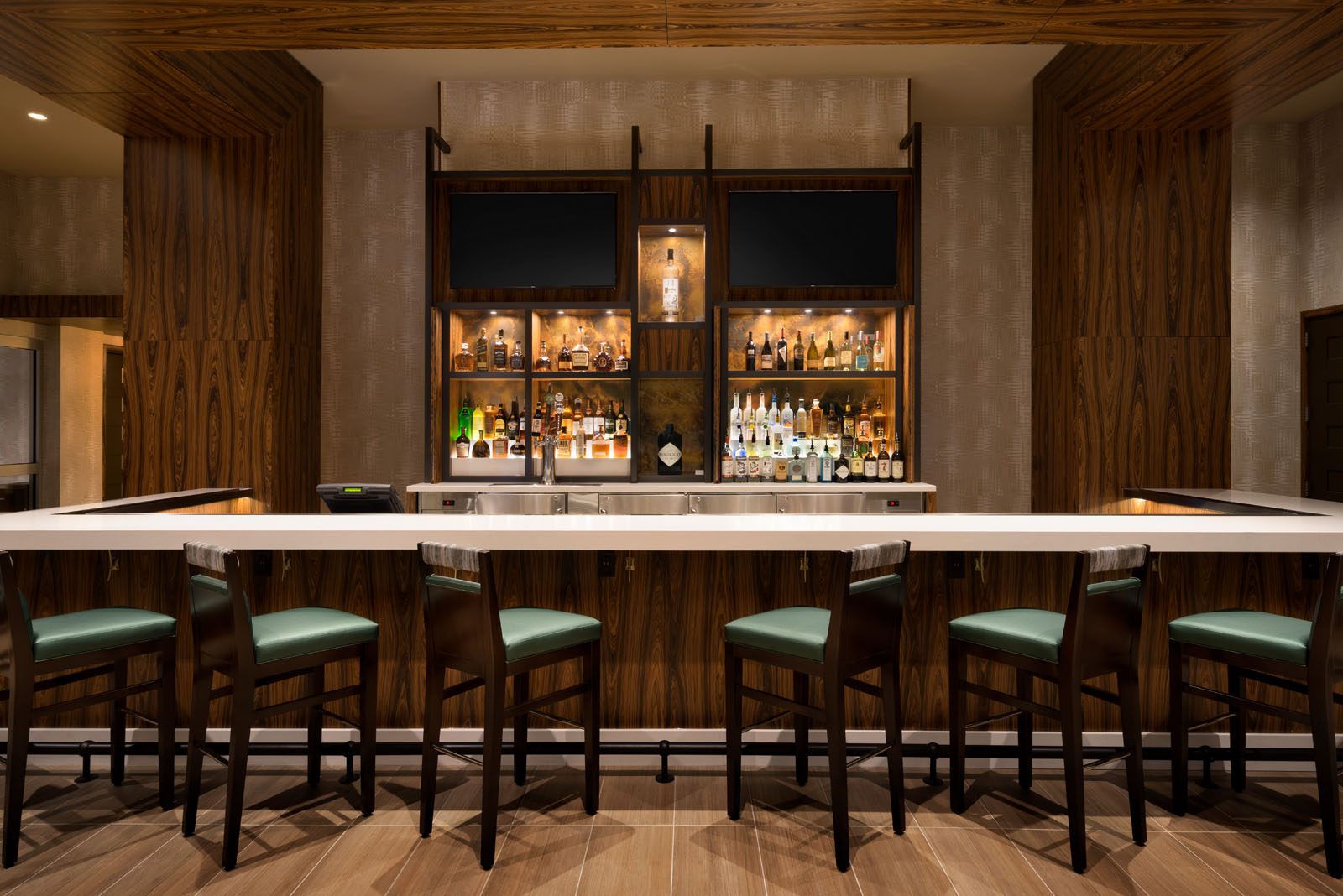 The Landing Lobby Bar & Patio